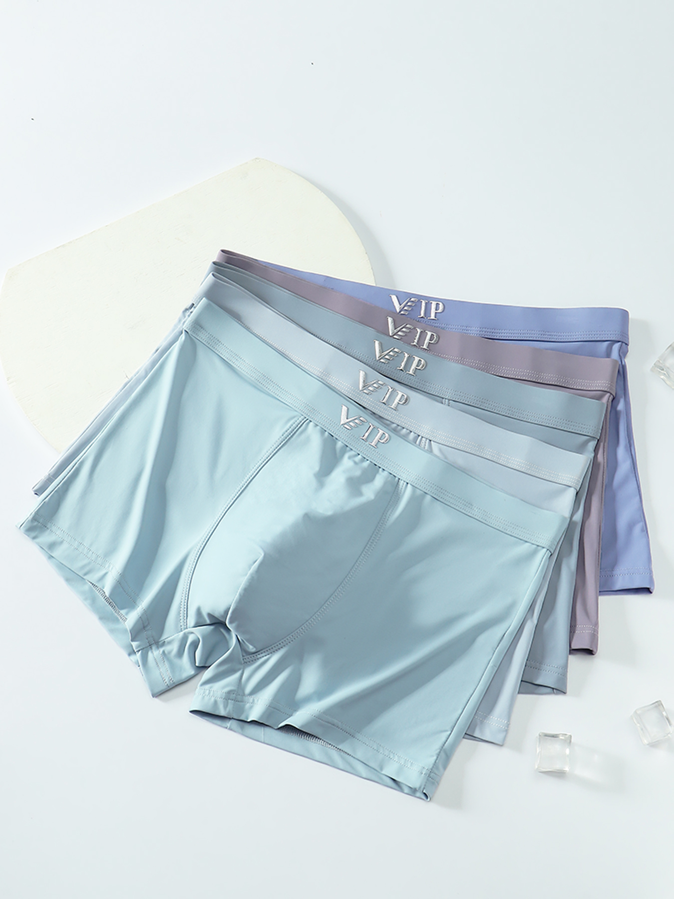 Мужские боксеры с эффектом ледяного шелка · 1 / 4
